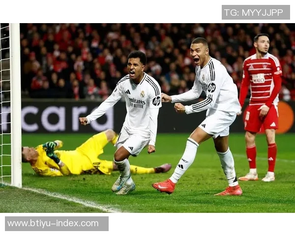 欧冠激战巴萨主场3-0战胜里昂乌龙球引发全场狂欢与转会传闻