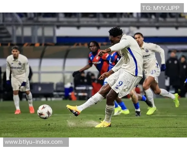 世界杯波尔图与巴黎圣日耳曼战平引发全场惊喜瞬间回顾