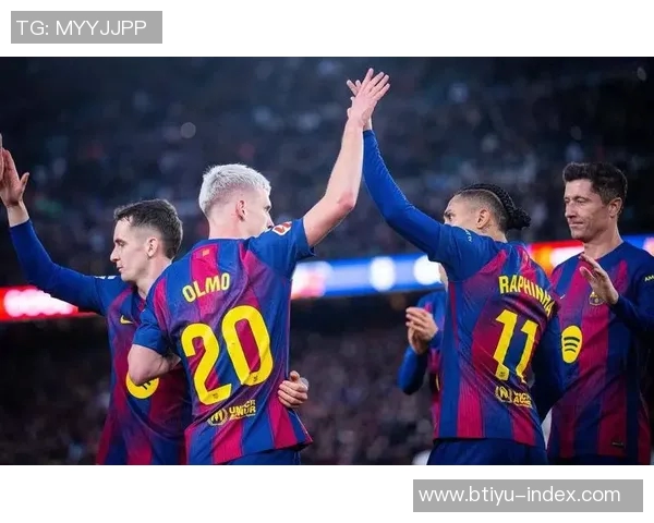 国王杯激战巴萨小胜曼联引发争议判罚全场沸腾