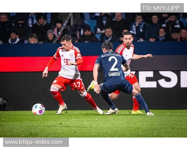 西甲激战：拜仁大胜巴黎引发红牌争议全场沸腾