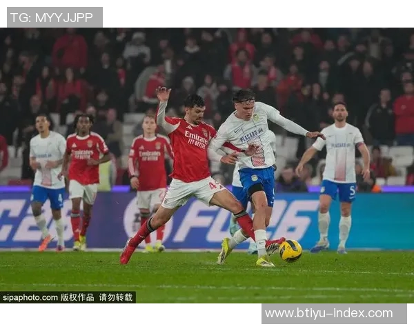 世界杯波尔图大胜里昂五球狂潮绝杀瞬间点燃全场激情解析